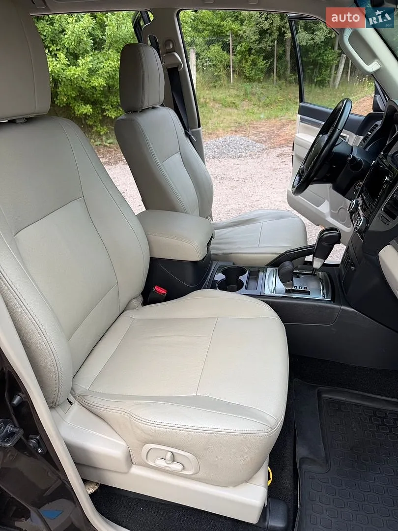 2017 Mitsubishi Pajero - мініатюра 17