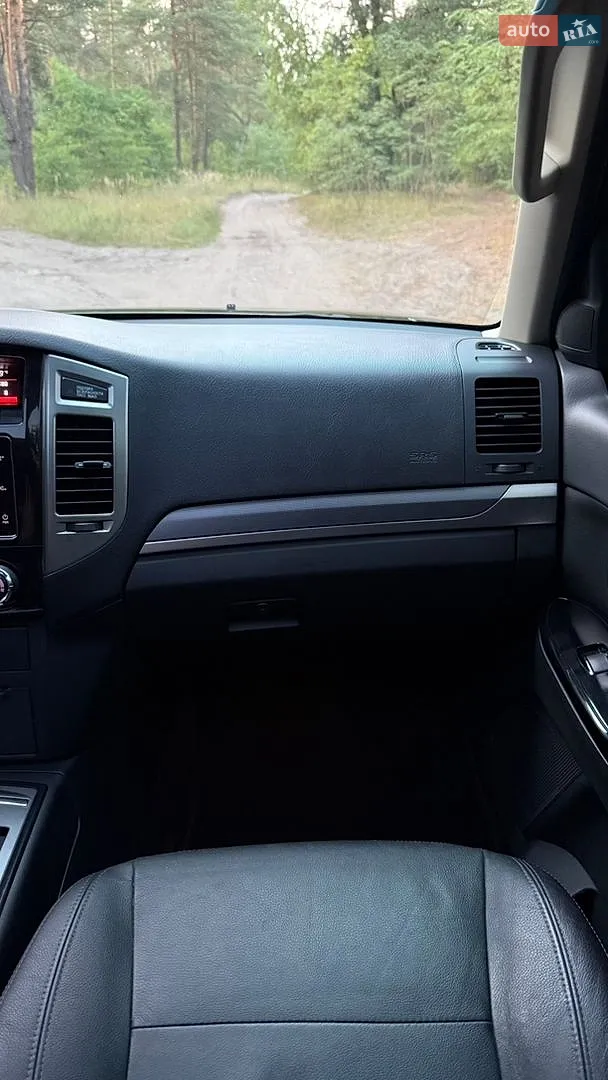2018 Mitsubishi Pajero - мініатюра 23