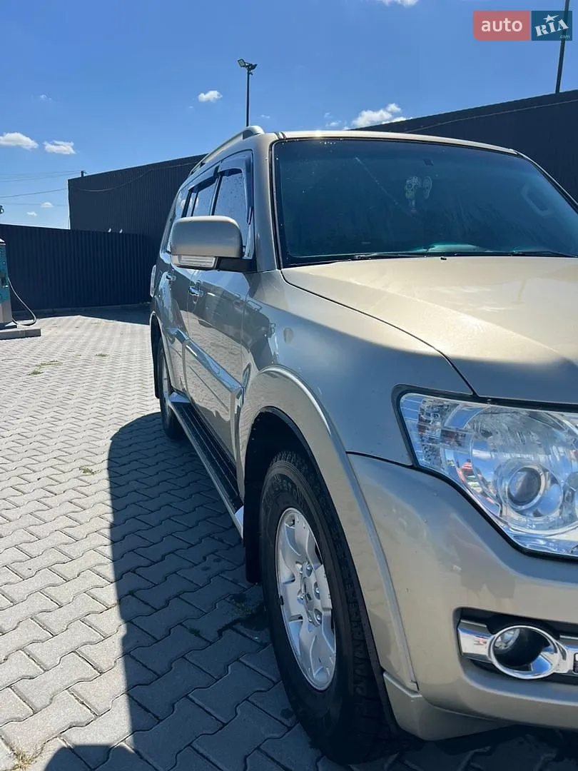 2017 Mitsubishi Pajero - мініатюра 6