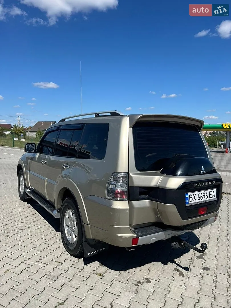2017 Mitsubishi Pajero - мініатюра 12