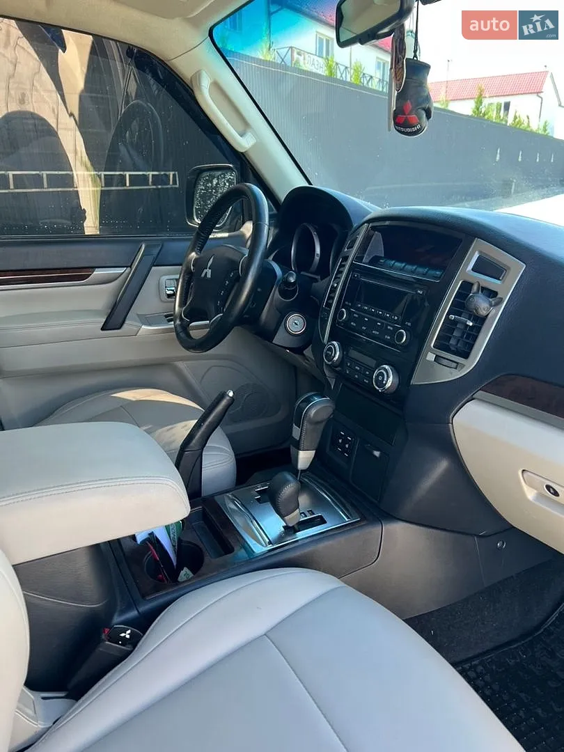 2017 Mitsubishi Pajero - мініатюра 19