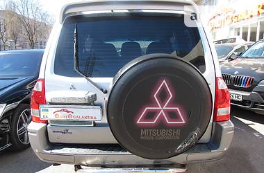 Внедорожник / Кроссовер Mitsubishi Pajero 2006 в Одессе