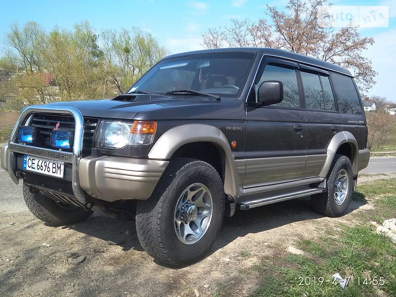 Позашляховик / Кросовер Mitsubishi Pajero 1998 в Чернівцях