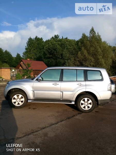 Позашляховик / Кросовер Mitsubishi Pajero 2007 в Коростишеві