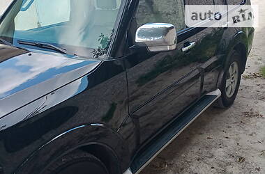 Позашляховик / Кросовер Mitsubishi Pajero 2009 в 