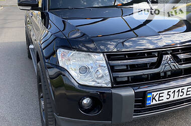 Позашляховик / Кросовер Mitsubishi Pajero 2008 в 