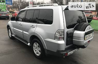 Внедорожник / Кроссовер Mitsubishi Pajero 2009 в Одессе