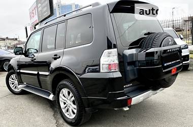 Внедорожник / Кроссовер Mitsubishi Pajero 2014 в Киеве