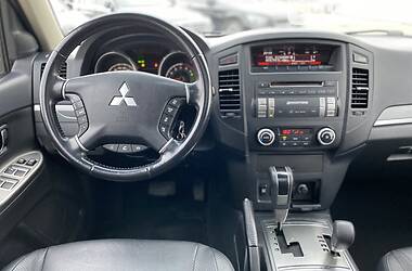 Внедорожник / Кроссовер Mitsubishi Pajero 2014 в Киеве