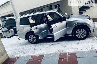 Внедорожник / Кроссовер Mitsubishi Pajero 2010 в Тячеве