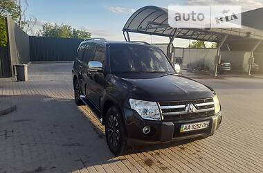 Внедорожник / Кроссовер Mitsubishi Pajero 2008 в 
