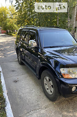 Внедорожник / Кроссовер Mitsubishi Pajero 2005 в Киеве