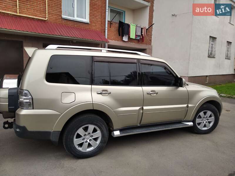 Внедорожник / Кроссовер Mitsubishi Pajero 2007 в Чорткове