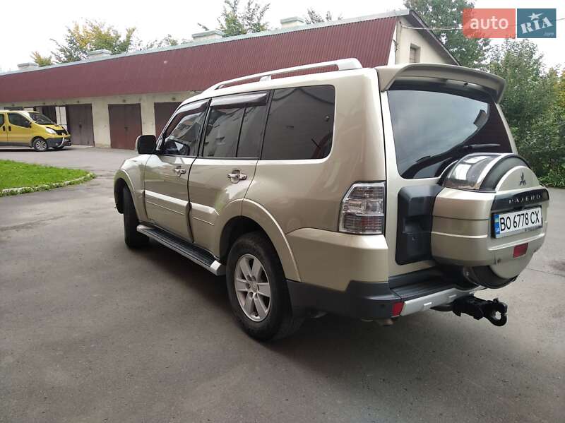 Внедорожник / Кроссовер Mitsubishi Pajero 2007 в Чорткове