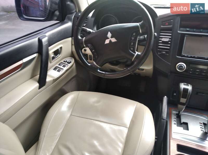 Внедорожник / Кроссовер Mitsubishi Pajero 2007 в Чорткове