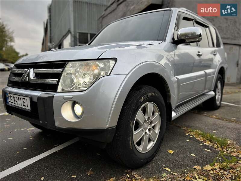 Позашляховик / Кросовер Mitsubishi Pajero 2008 в Києві