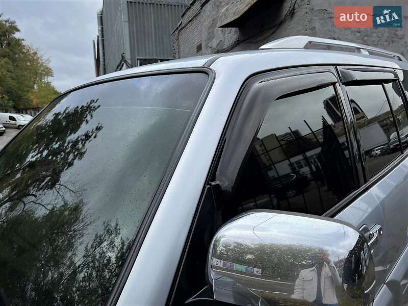 Позашляховик / Кросовер Mitsubishi Pajero 2008 в Києві