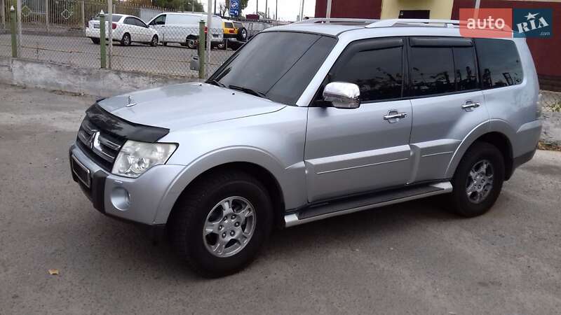Внедорожник / Кроссовер Mitsubishi Pajero 2007 в Киеве