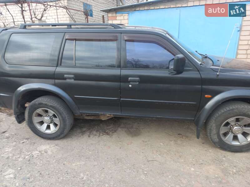 Внедорожник / Кроссовер Mitsubishi Pajero 2000 в Херсоне