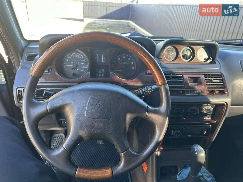 Позашляховик / Кросовер Mitsubishi Pajero 1999 в Вижниці