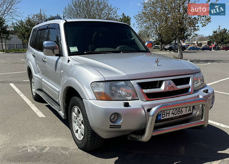 Внедорожник / Кроссовер Mitsubishi Pajero 2003 в Одессе
