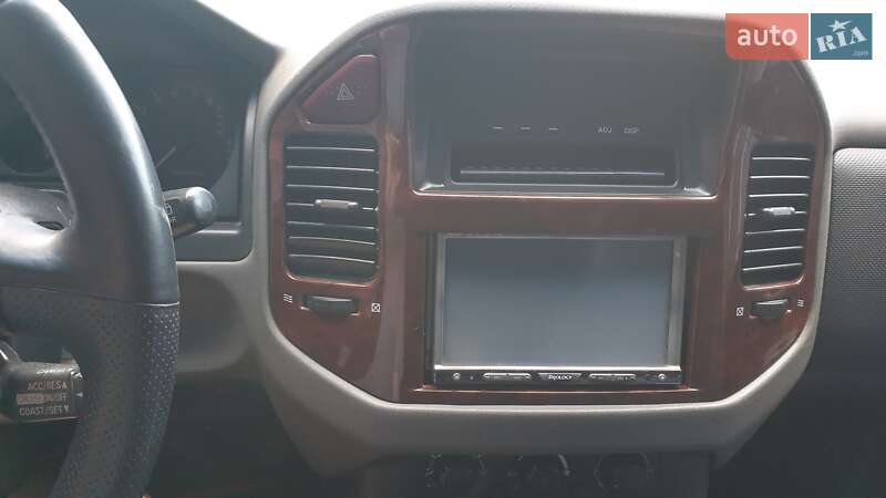 Внедорожник / Кроссовер Mitsubishi Pajero 2007 в Мамаевцах