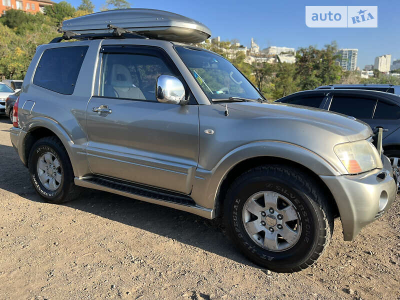 Внедорожник / Кроссовер Mitsubishi Pajero 2002 в 