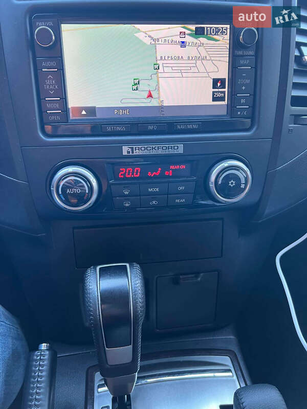 Внедорожник / Кроссовер Mitsubishi Pajero 2013 в Ровно фото 9 Внедорожник / Кроссовер Mitsubishi Pajero 2013 в Ровно