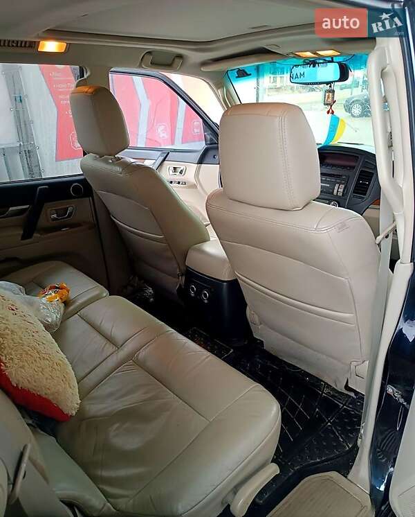 Внедорожник / Кроссовер Mitsubishi Pajero 2008 в Киеве