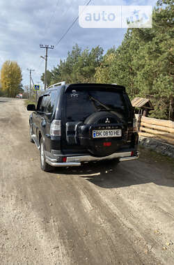 Позашляховик / Кросовер Mitsubishi Pajero 2008 в Острозі