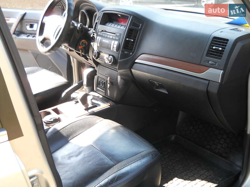 Внедорожник / Кроссовер Mitsubishi Pajero 2008 в Полтаве