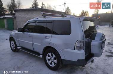 Позашляховик / Кросовер Mitsubishi Pajero 2007 в Харкові