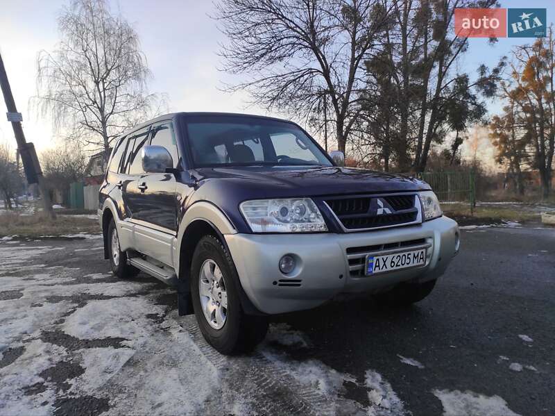 Mitsubishi Pajero 2003