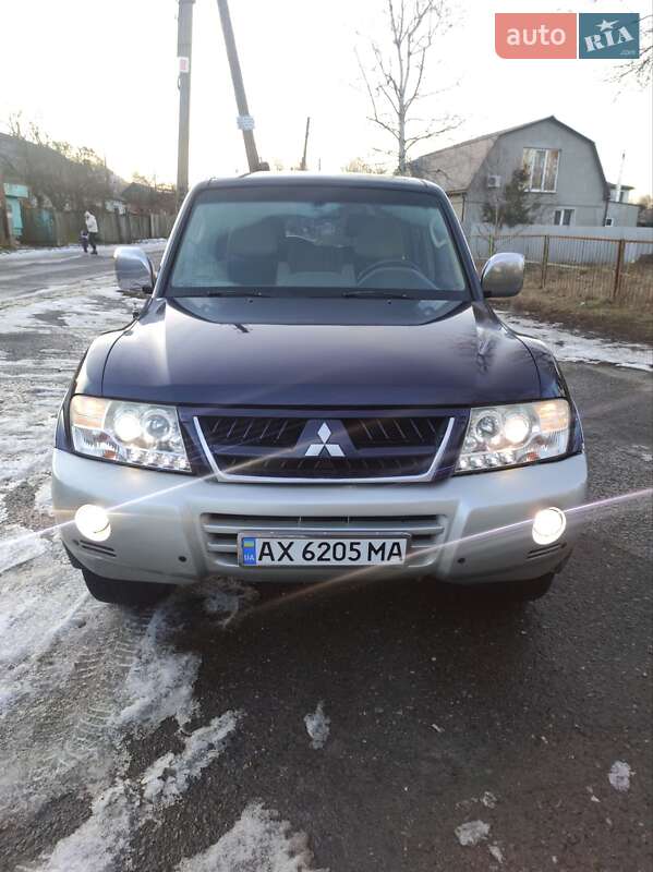 Внедорожник / Кроссовер Mitsubishi Pajero 2003 в Харькове