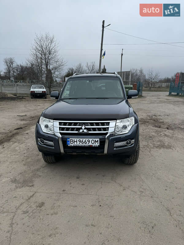 Позашляховик / Кросовер Mitsubishi Pajero 2010 в Балті