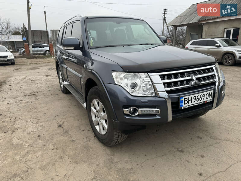 Позашляховик / Кросовер Mitsubishi Pajero 2010 в Балті