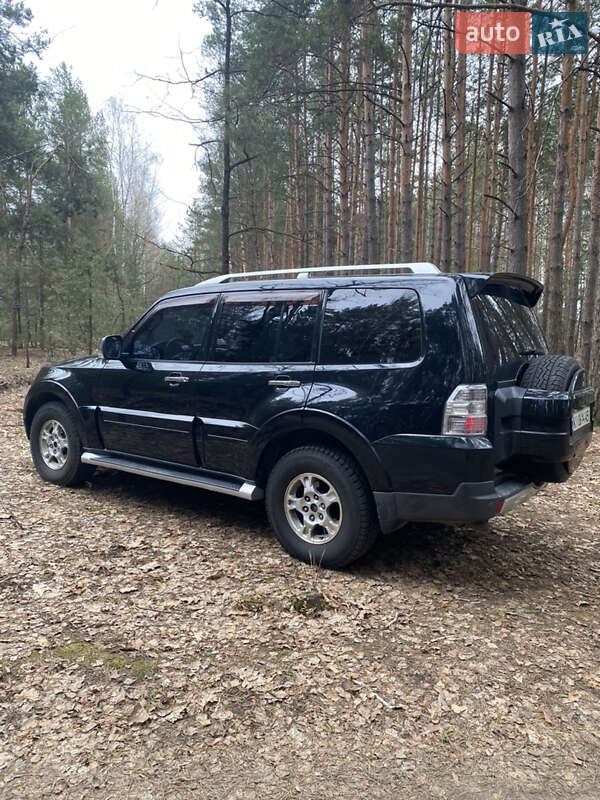 Позашляховик / Кросовер Mitsubishi Pajero 2007 в Києві