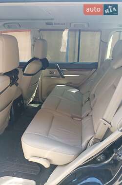 Внедорожник / Кроссовер Mitsubishi Pajero 2007 в 