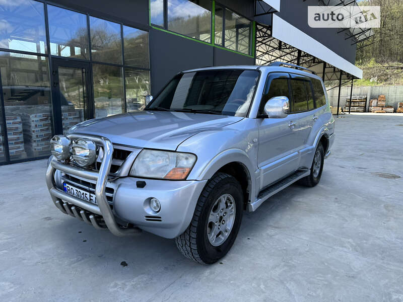 VIN код и продажа битого автомобиля Mitsubishi Pajero Sport II