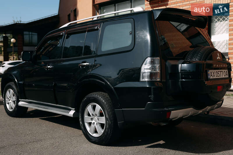 Внедорожник / Кроссовер Mitsubishi Pajero 2008 в Киеве