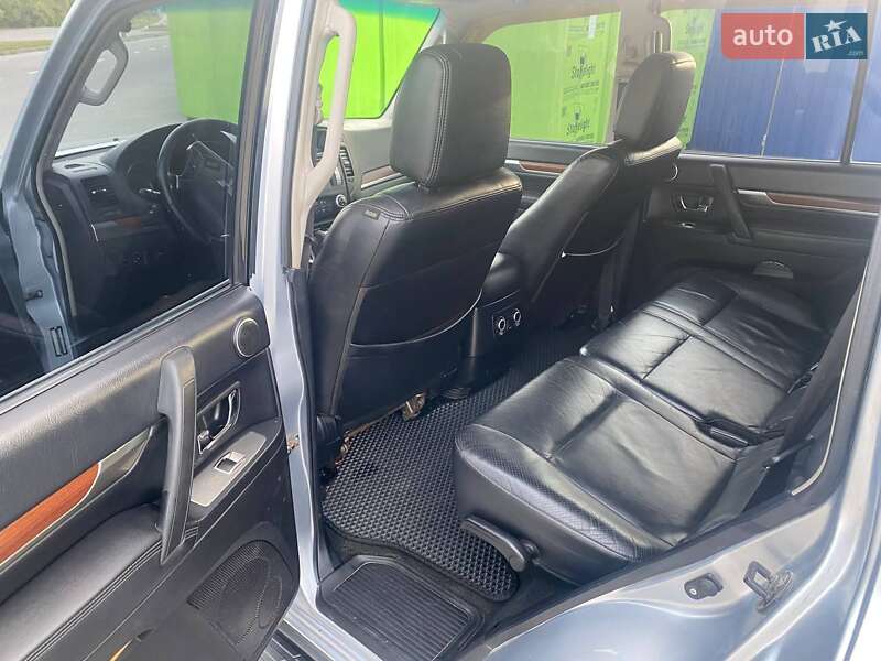 Позашляховик / Кросовер Mitsubishi Pajero 2008 в Шепетівці