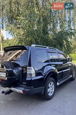 Внедорожник / Кроссовер Mitsubishi Pajero 2007 в 