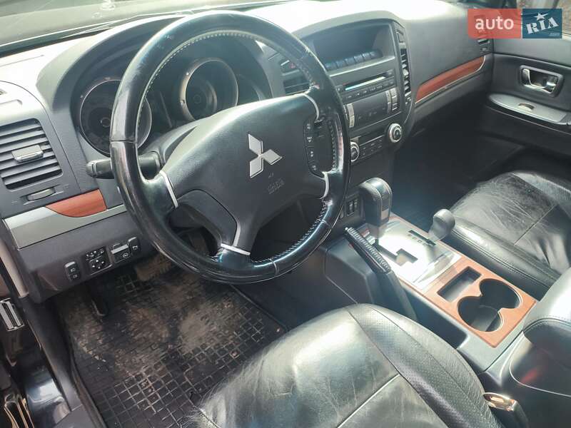 Позашляховик / Кросовер Mitsubishi Pajero 2007 в Новому Бузі