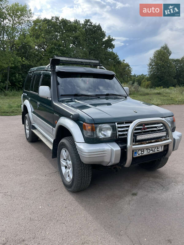 Позашляховик / Кросовер Mitsubishi Pajero 1997 в Тростянці