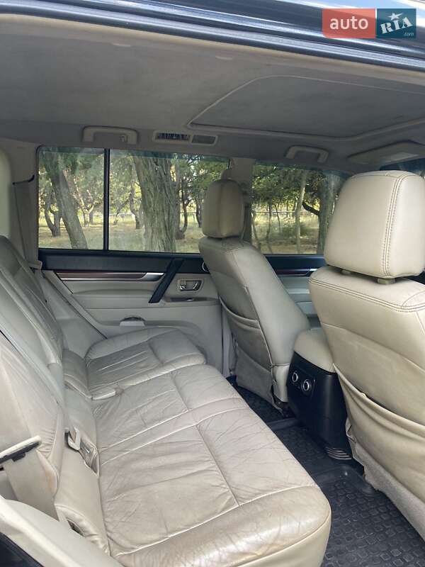 Внедорожник / Кроссовер Mitsubishi Pajero 2007 в Николаеве