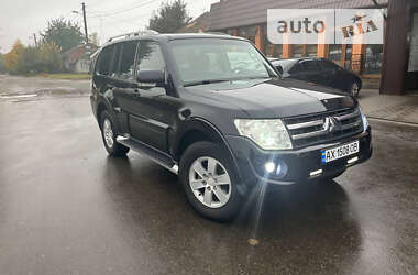 Позашляховик / Кросовер Mitsubishi Pajero 2007 в Києві