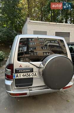 Внедорожник / Кроссовер Mitsubishi Pajero 2000 в 
