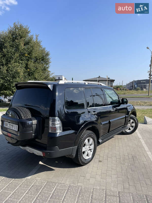 Внедорожник / Кроссовер Mitsubishi Pajero 2007 в Вараше