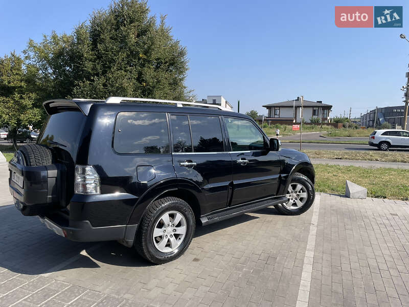 Внедорожник / Кроссовер Mitsubishi Pajero 2007 в Вараше