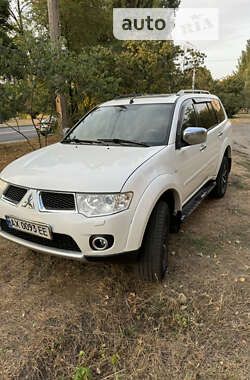 Внедорожник / Кроссовер Mitsubishi Pajero 2010 в Харькове